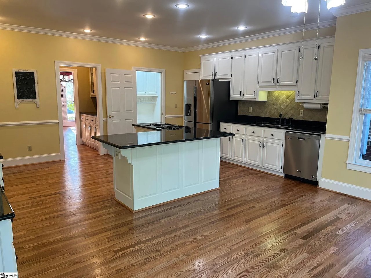 6 Sussex Pl