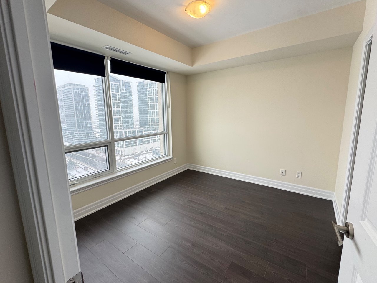 9075 Jane St Unit: 1606