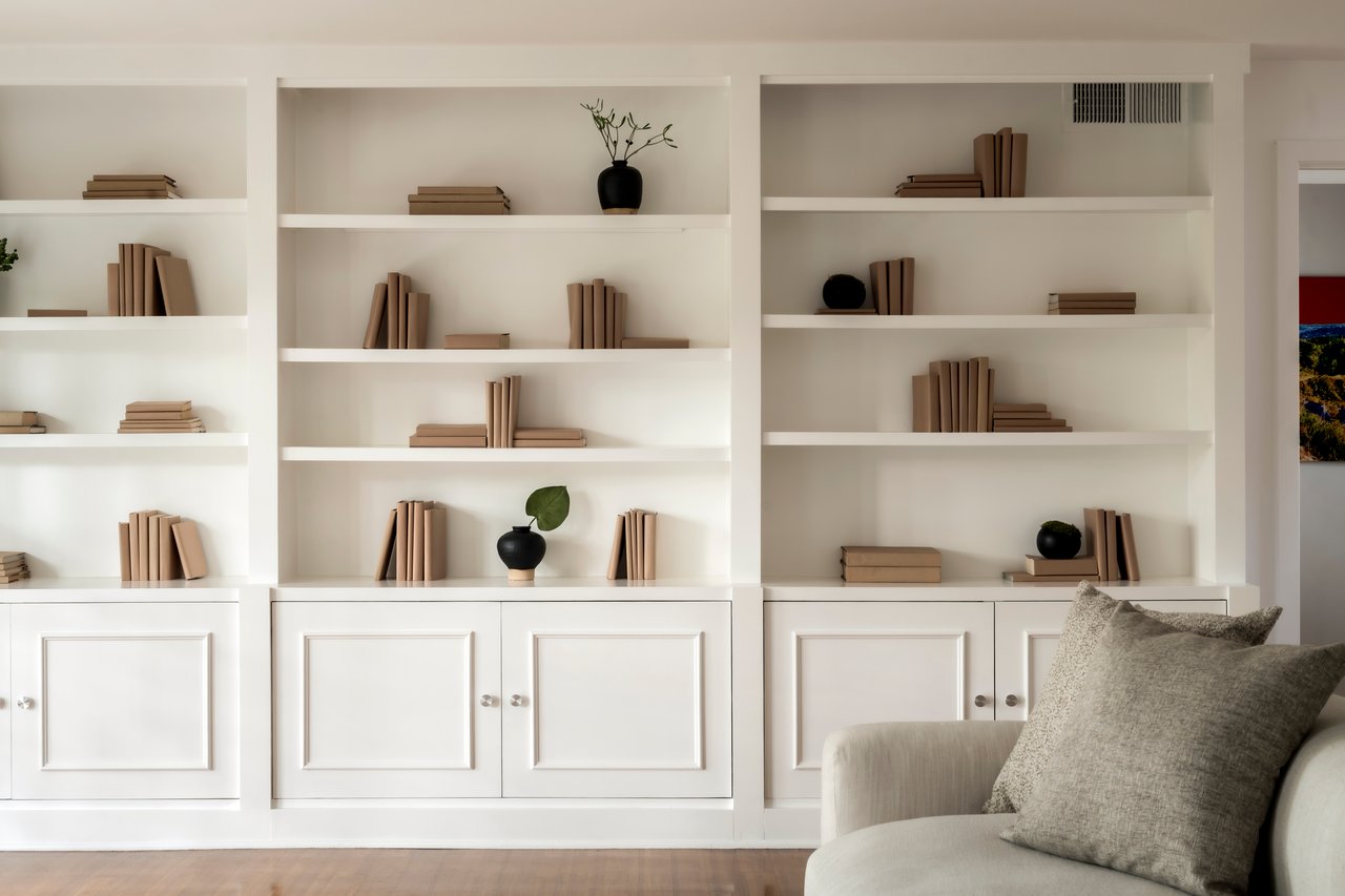 2745 La Cuesta Dr, Hollywood Hills