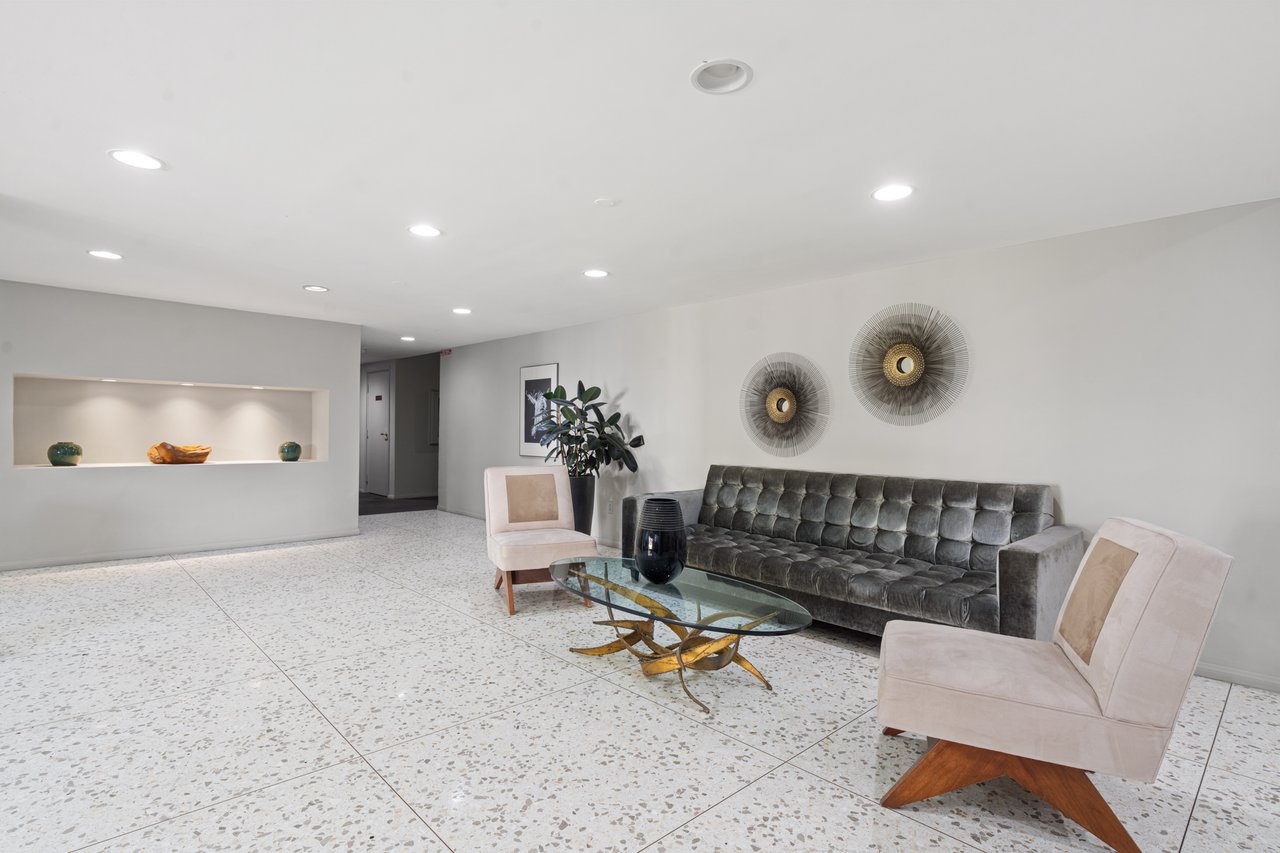 400 S Los Robles Avenue #209