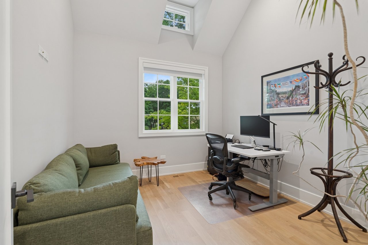 2026 W. Waveland- A North Center Gem!