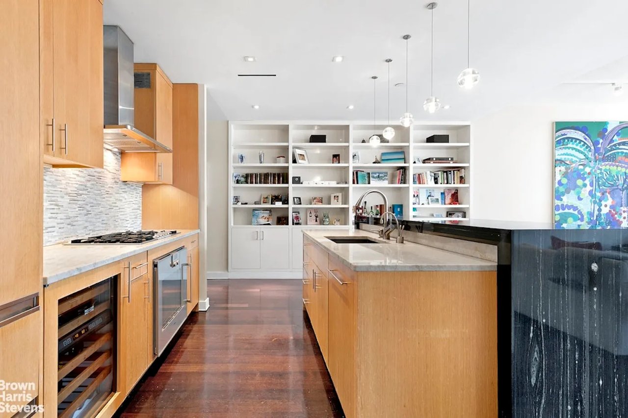 520 West 19th Street Unit: 6C