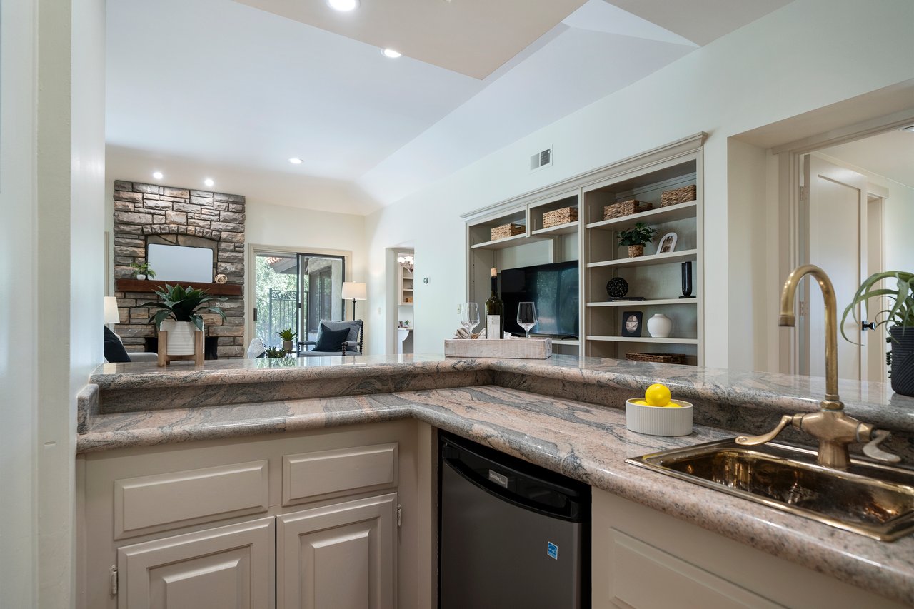 38785 Avenida Bonita