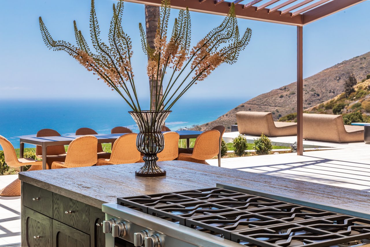 4346 Avenida De La Encinal