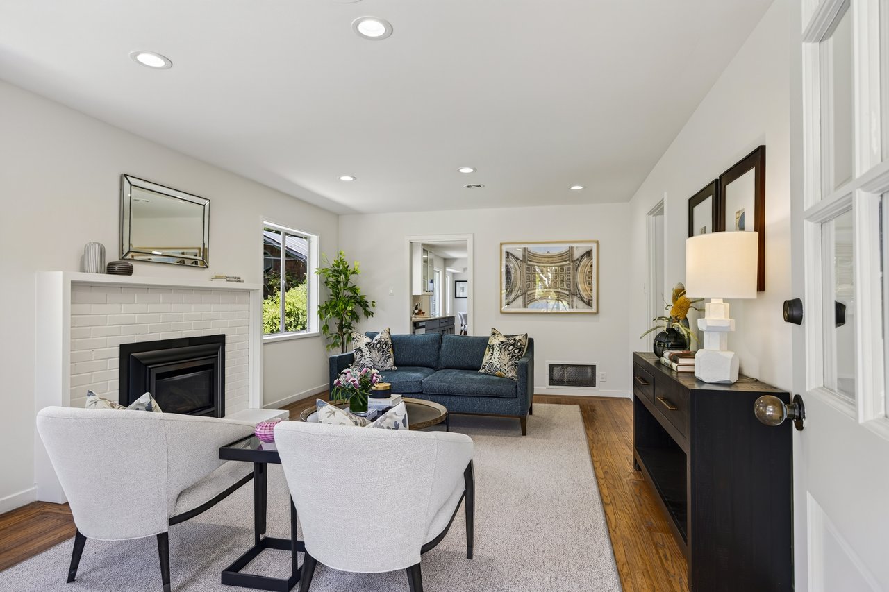 82 Shady Lane, Ross