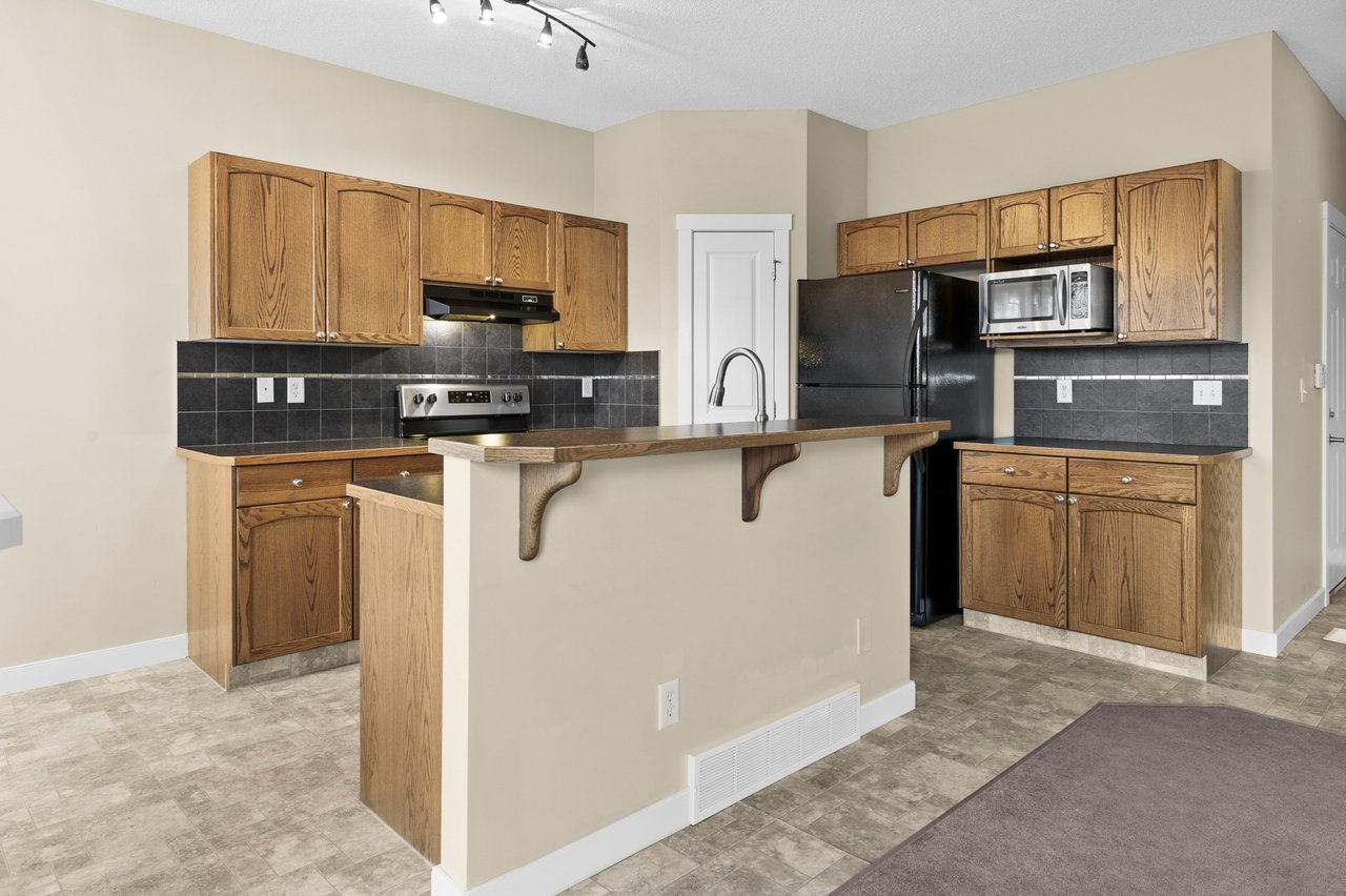 156 Rockyspring Grove NW