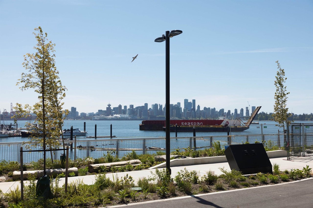 TH112-755 Harbourside Drive