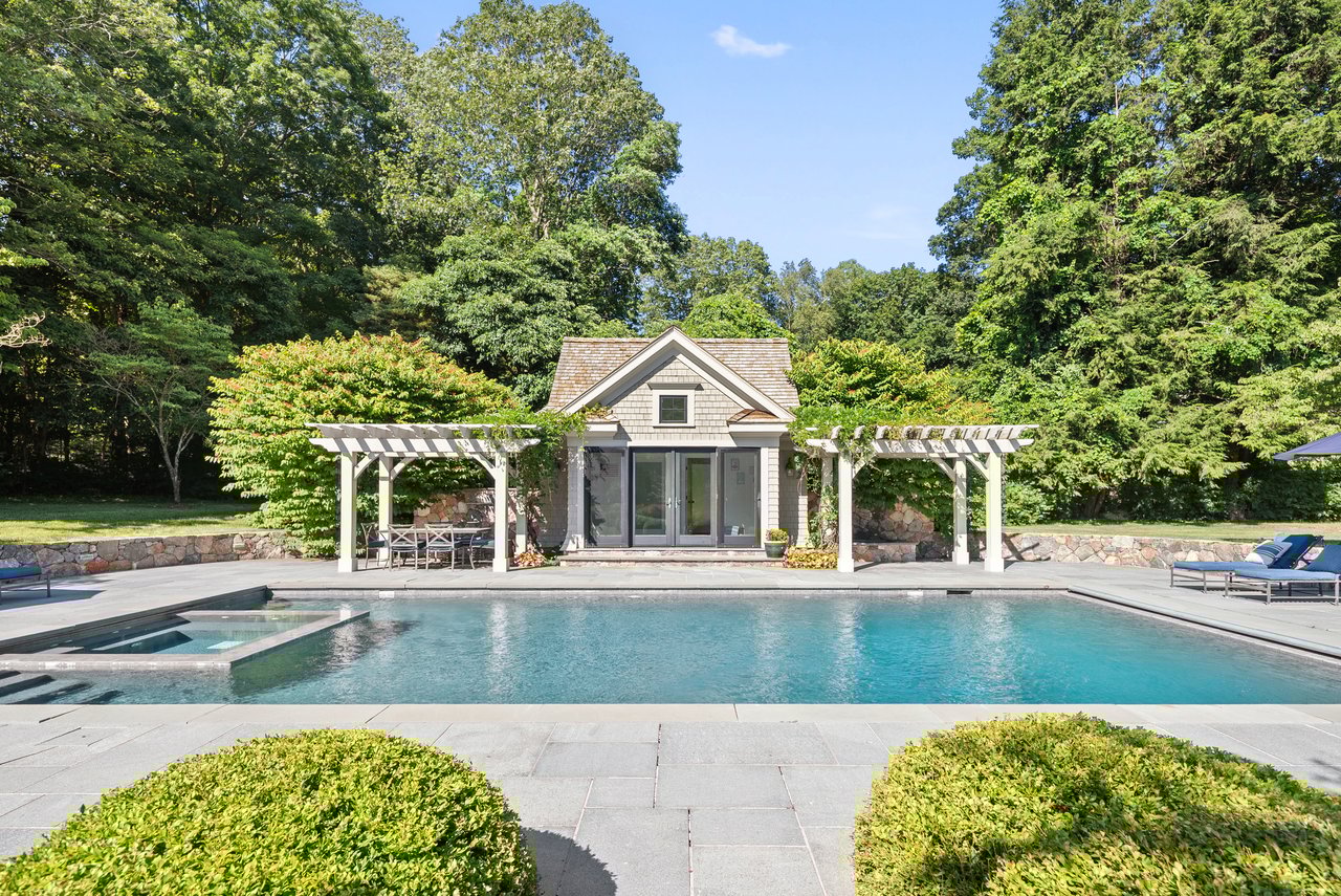 9 Greenbrier Road