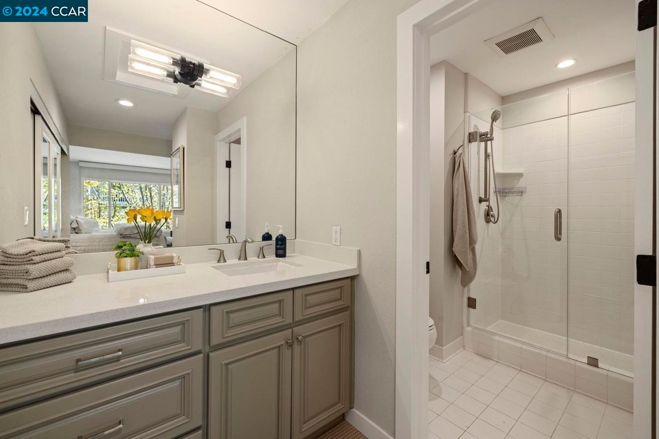 10 Doral Dr