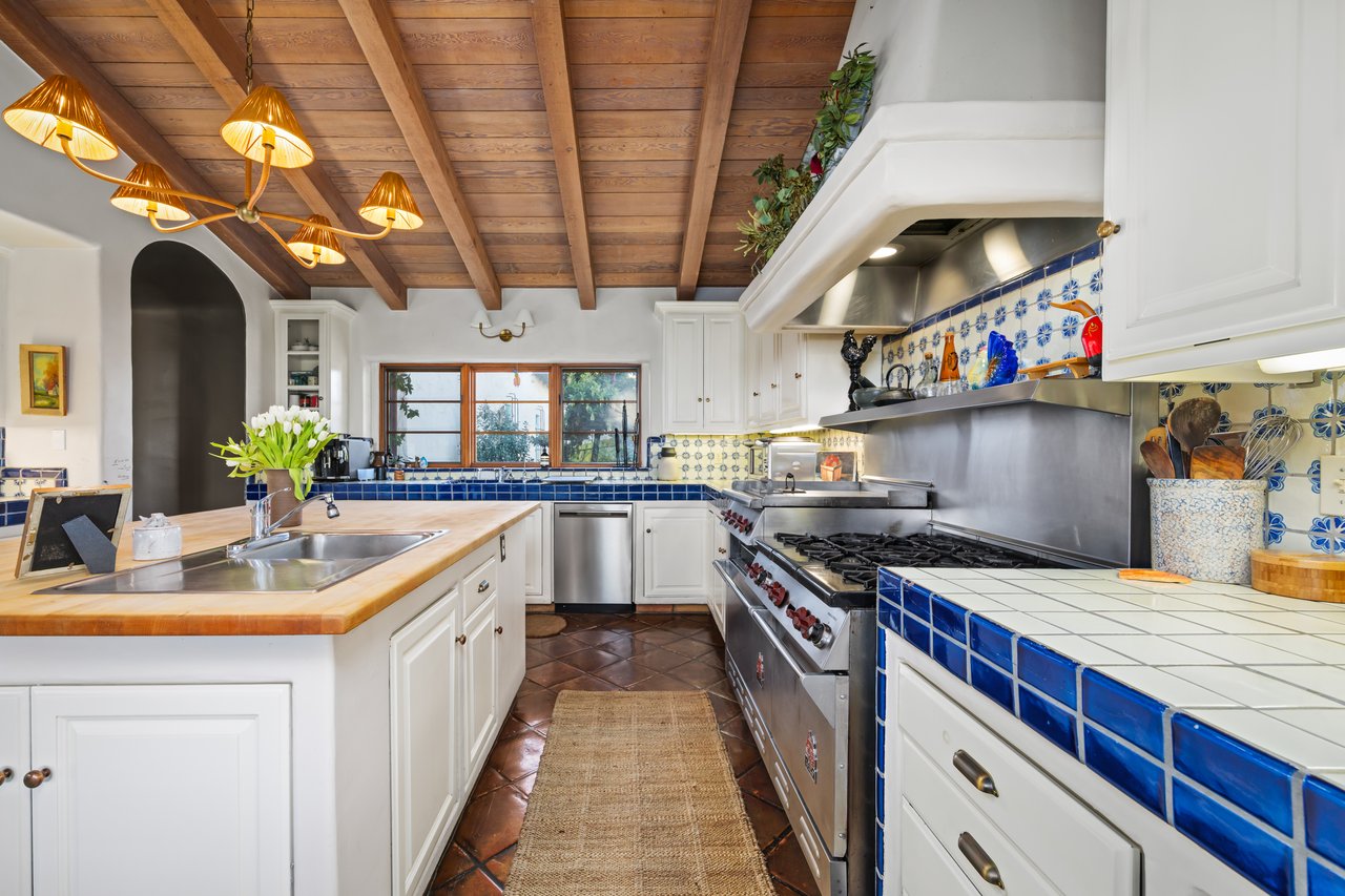 22 Acres of Timeless California Living