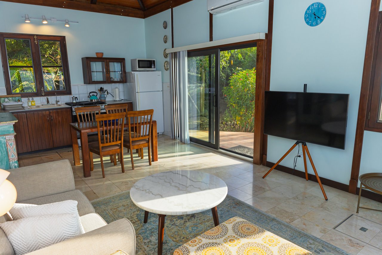 1105 Villa Botanica