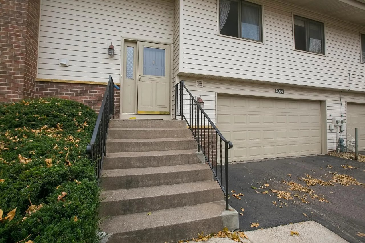 3584 York Dr