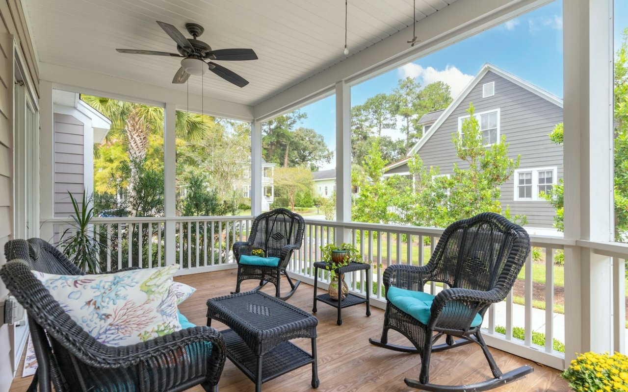 For Sale – Homes with a Screened-In Porch