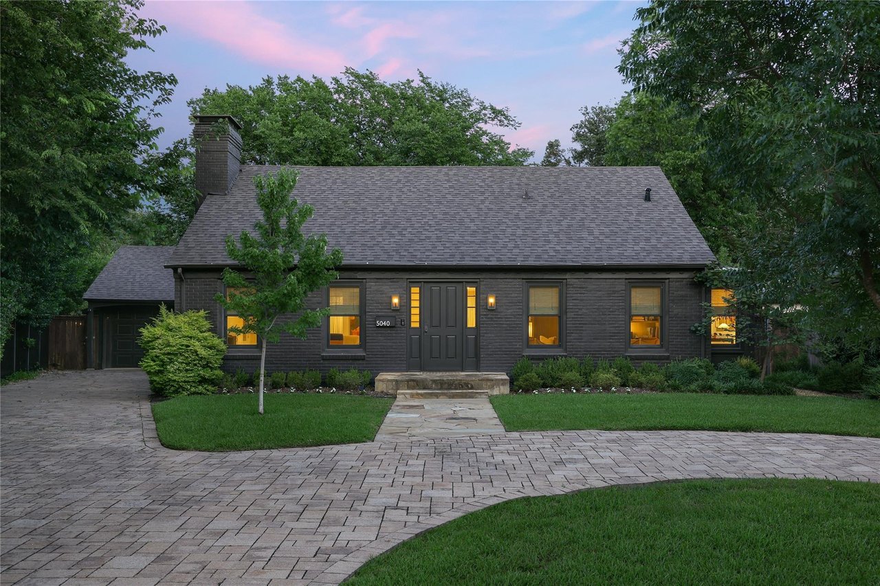 Home Of The Week - Timeless Architecture Combined With A Renovated, Modern Design In Bluffview cover