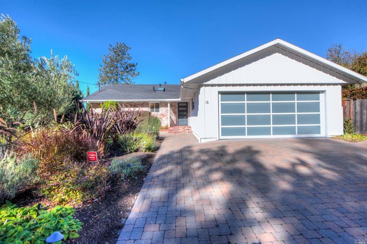 13 Constitution Dr