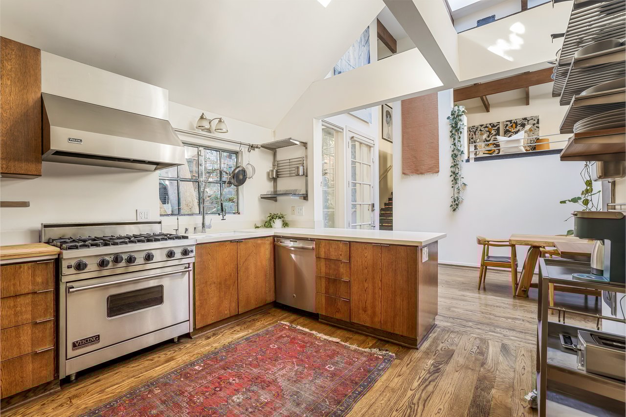 8237 Kirkwood Dr, Sunset Strip