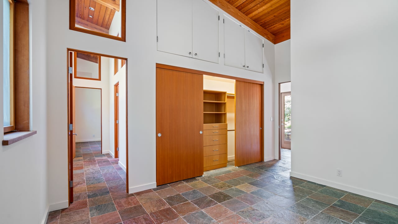 Leslie Creek Retreat