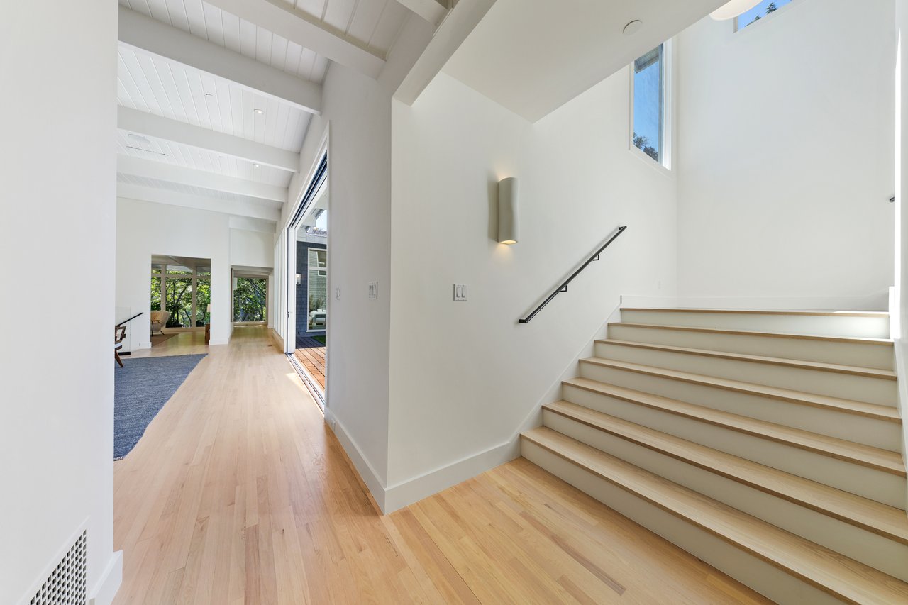 Private, Modern Compound in Premier Ross Location