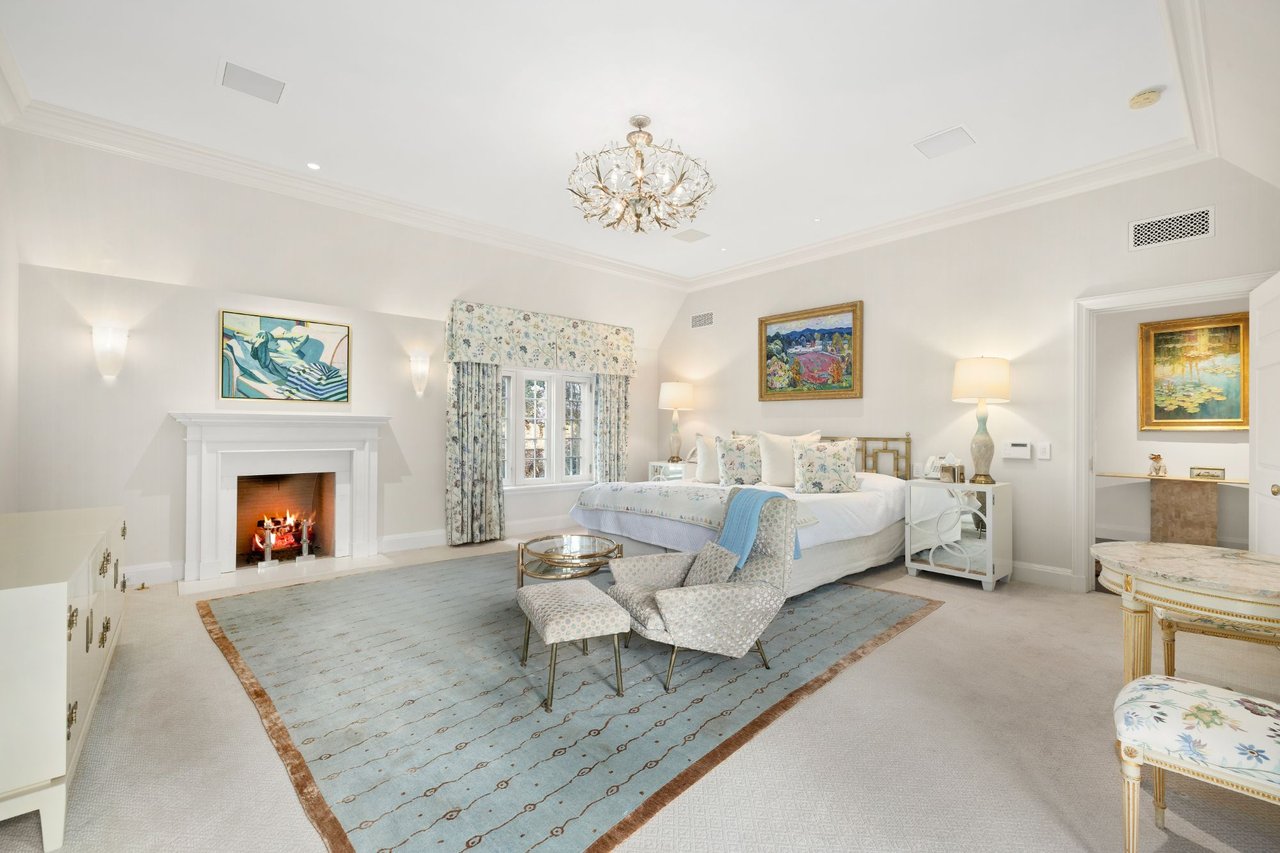 10301 Strathmore Dr, Holmby Hills