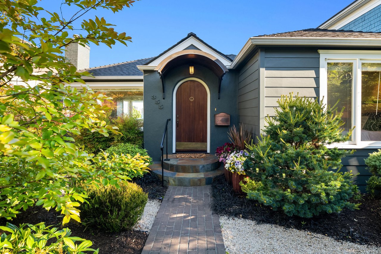Residential streets and homes in Queen Anne Seattle showing the different feel of each area