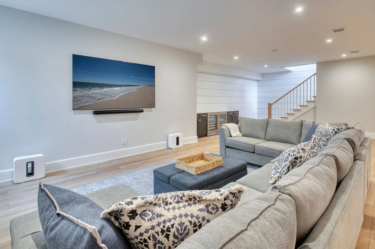 2892 Montauk Highway