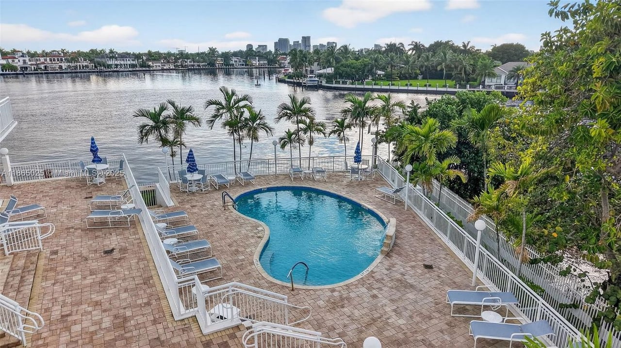 511 Bayshore Dr #1005
