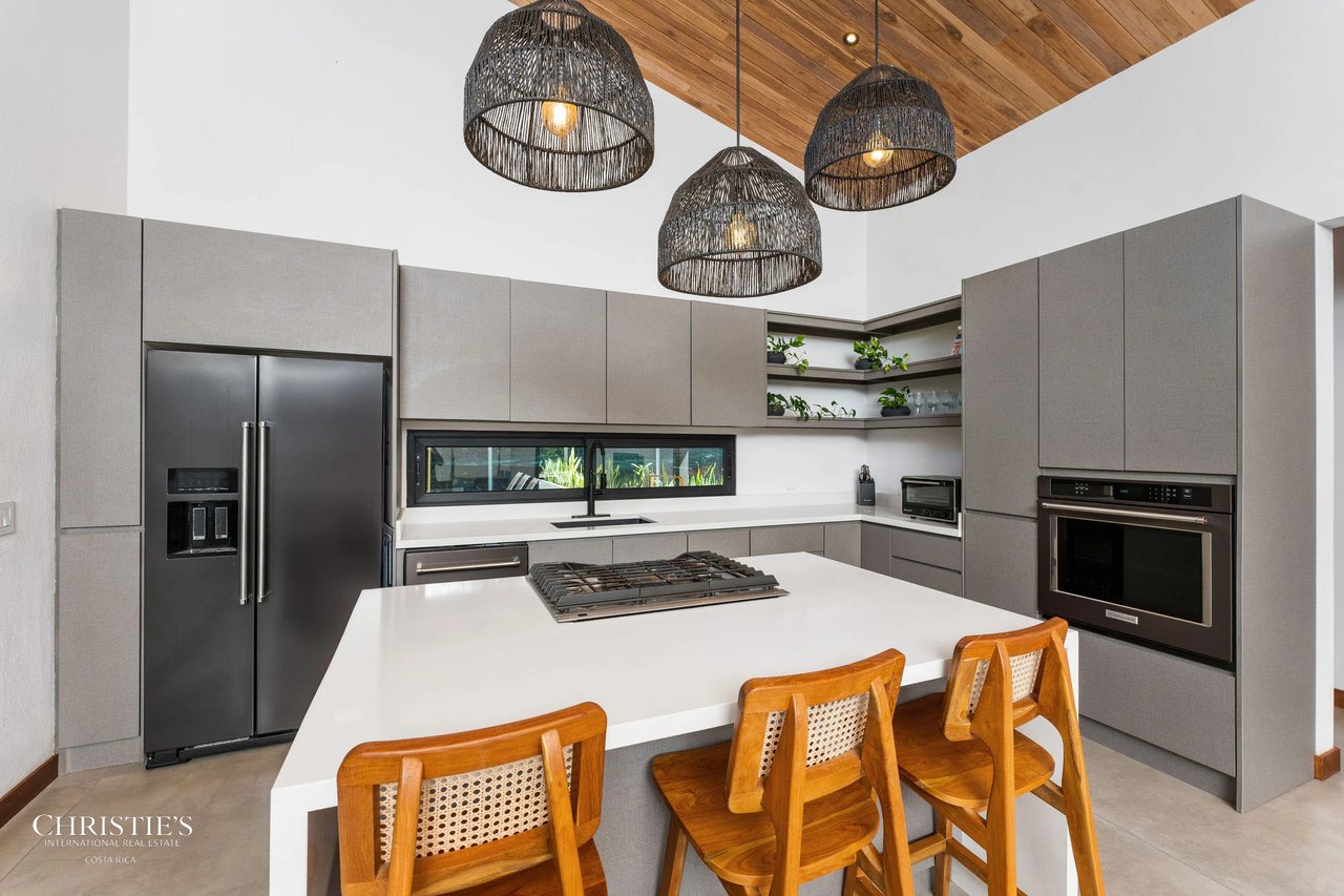 Casa Lola – Contemporary Beachside Oasis in Playa Grande