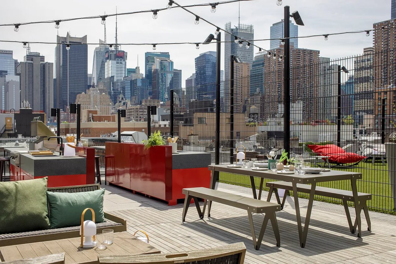 547 W 47th Street 604