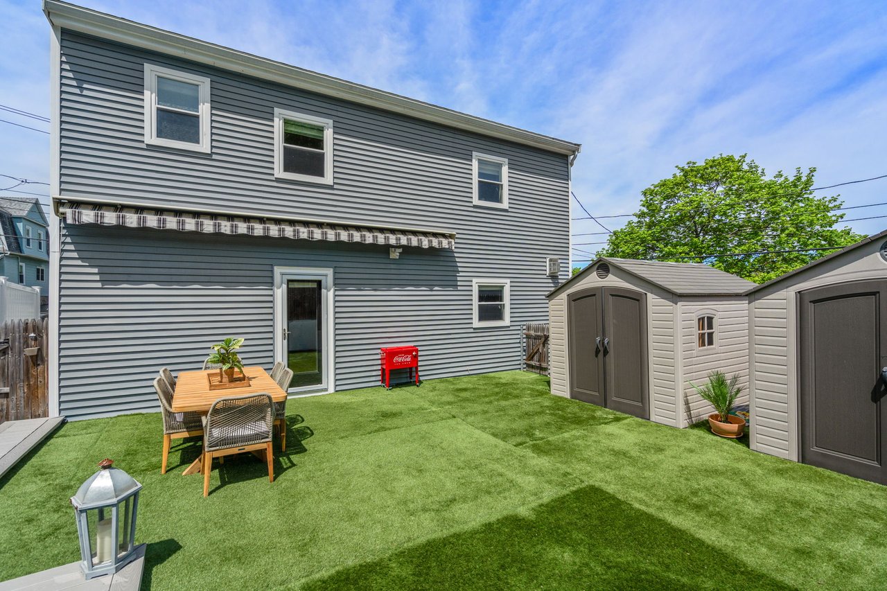38 Hibbert St