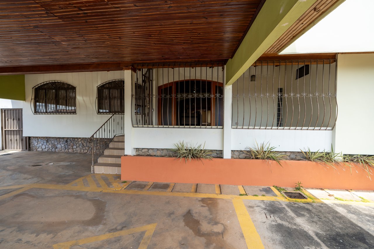 Ready for operations | Office building in downtown San Isidro