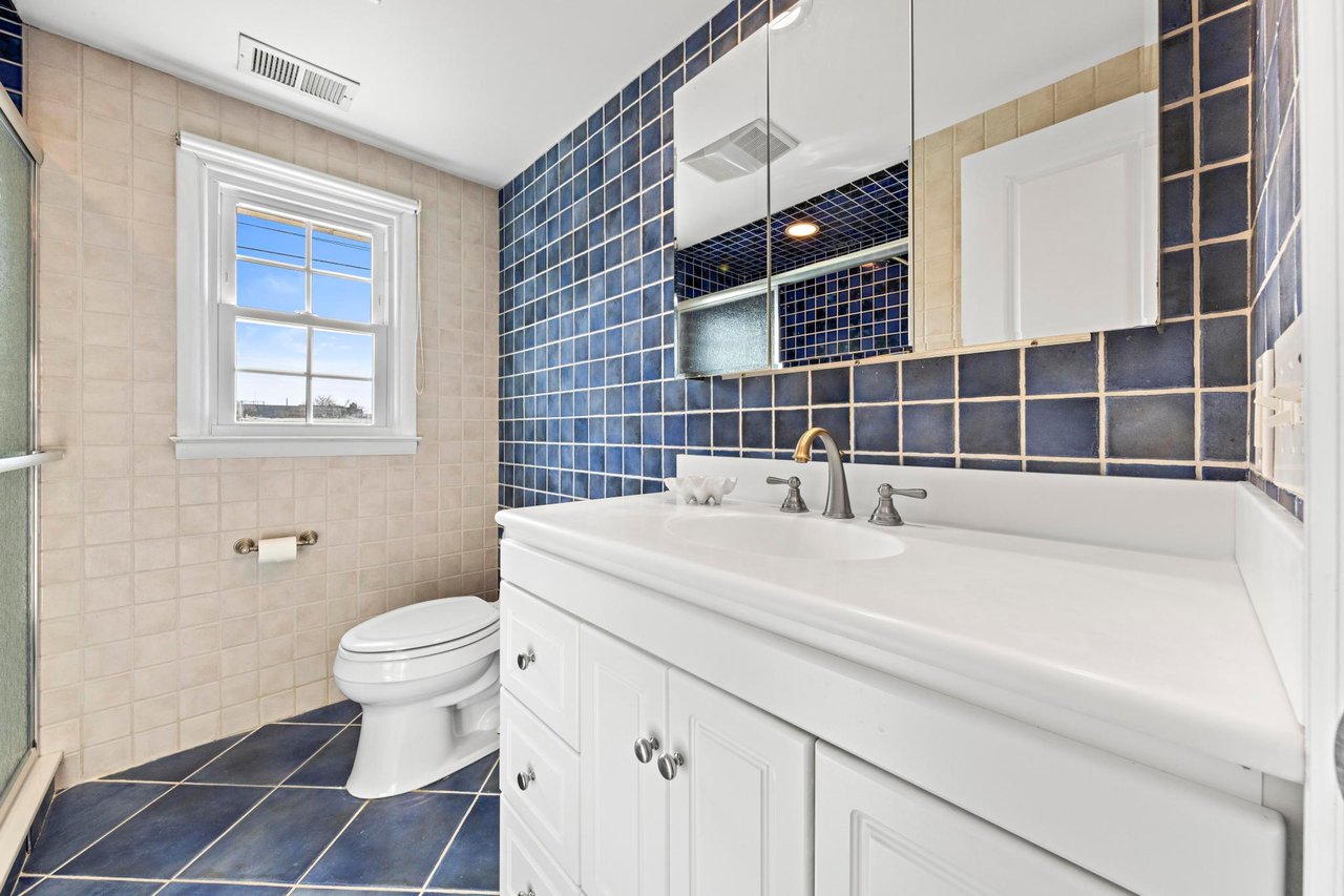 25 Joan Rd, Long Beach Township - Pet Friendly 