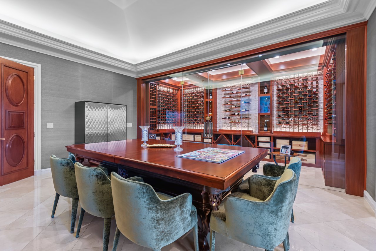 996 Vista Ridge Lane