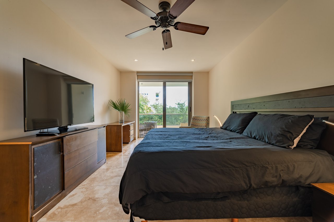 3 Bedroom, Condo, COSMO 8A-1