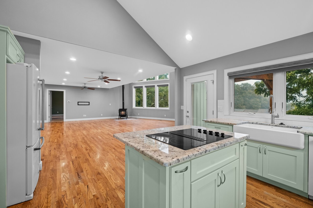 19123 Hill Rd, Springdale, AR 72764