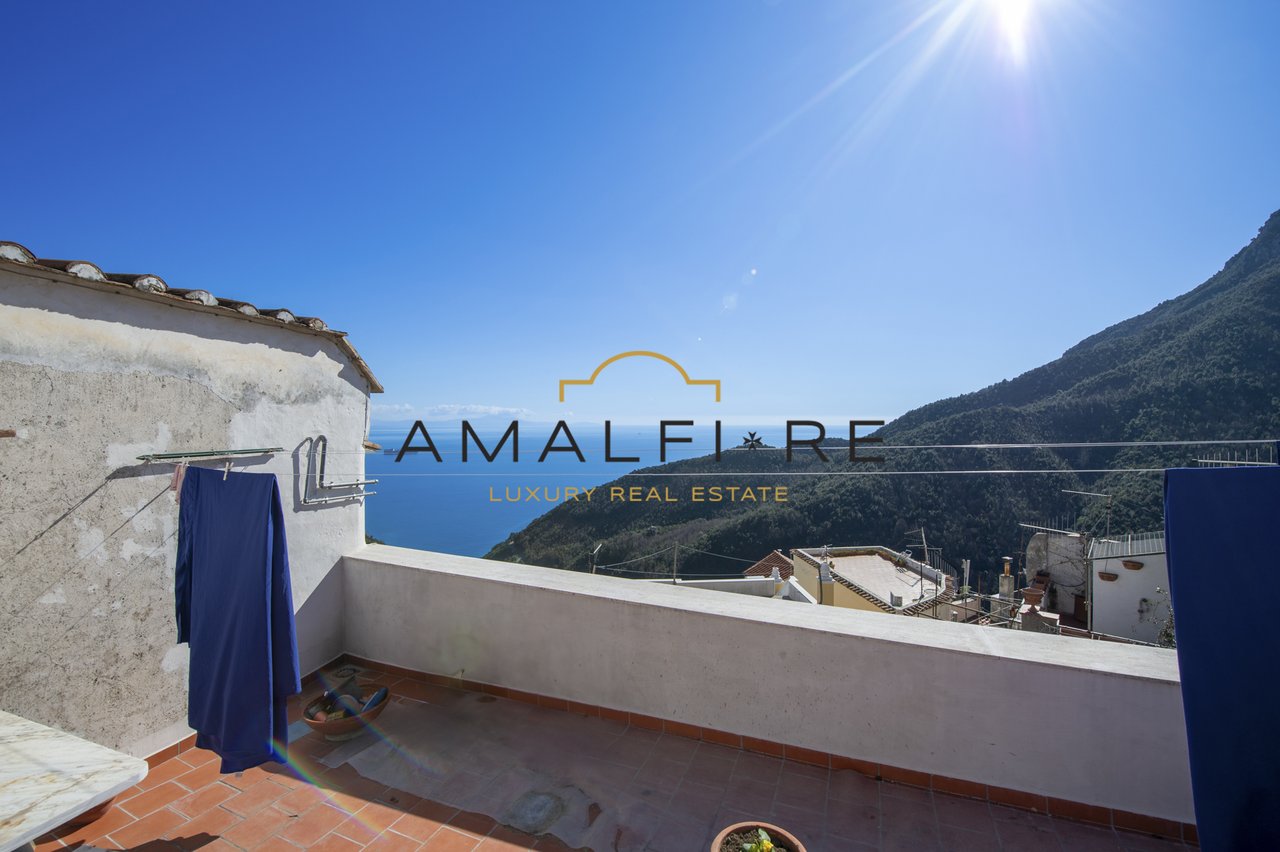 Albori Two-level Apartment in Vietri Sul Mare