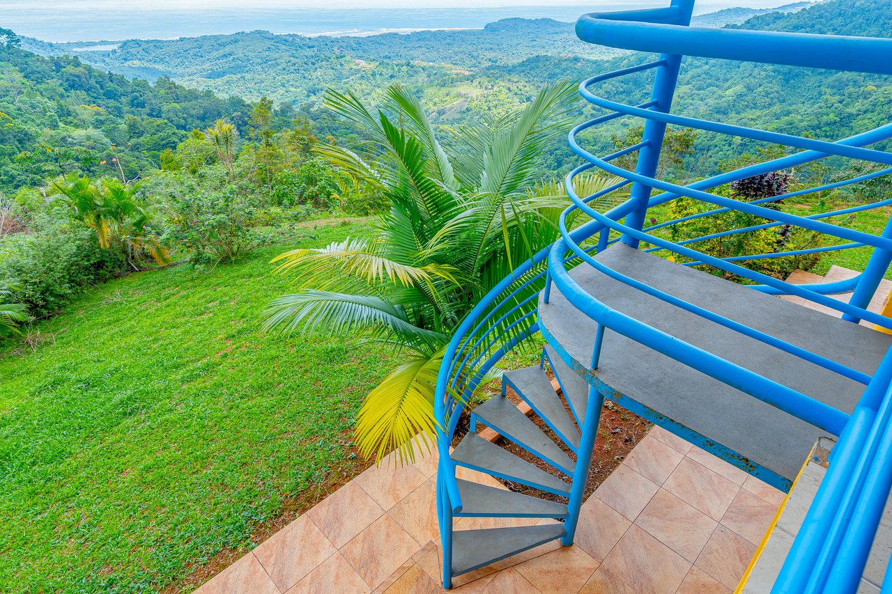 Luxury 4-Bed Villa with Ocean Views & Infinity Pool in Ojochal