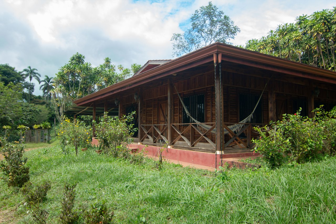 Sustainable Sanctuary: Wooden Farm House, 3 Acres + Food Forest