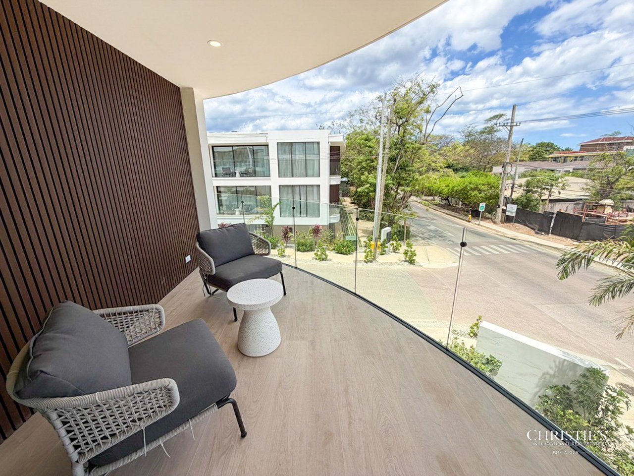 Mono Luxe Unit #17 — Three-Bedroom Residence