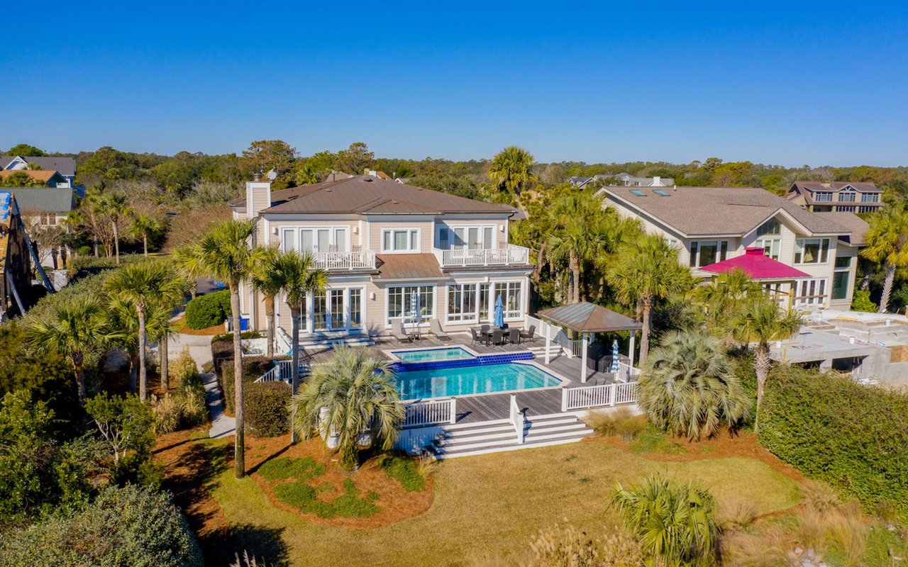 Stunning Island Home – 3612 Beachcomber Run
