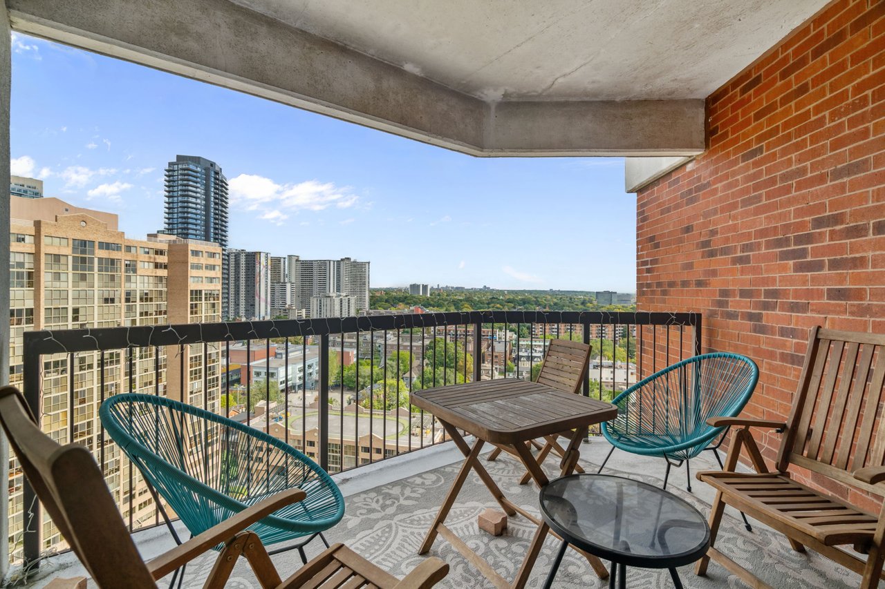 Stunning Rare Penthouse Suite