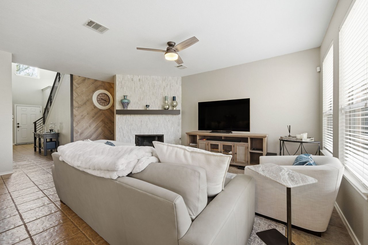 Elegantly Updated Lakeway Retreat w/ New Roof