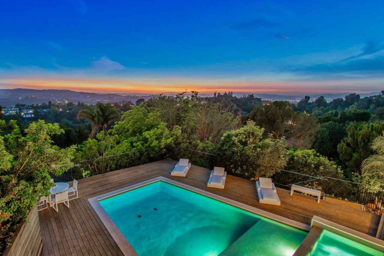 9040 Alto Cedro Drive