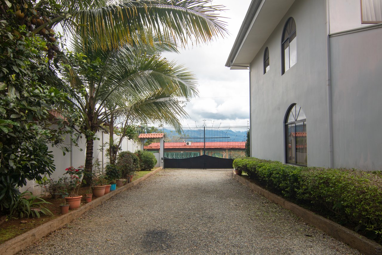 Two-Story Home with Mountain Views, Pizza Oven & 5 Beds | 3 Baths