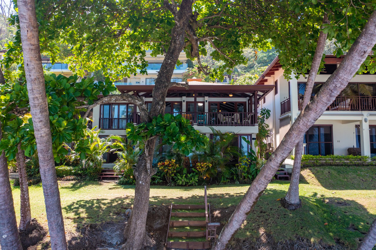 Beachfront Surf Villa, Jaco, Puntarenas