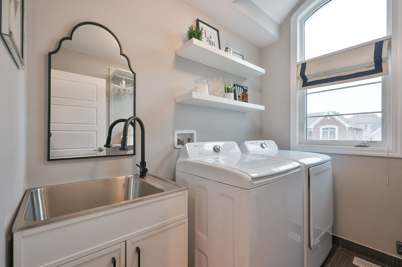 3205 Violet Gardens, Oakville