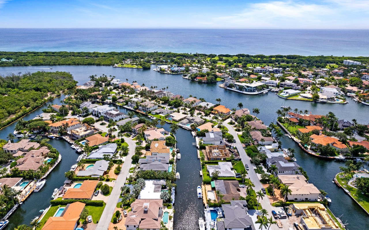 Best Waterfront Neighborhoods in Boca Raton, Florida