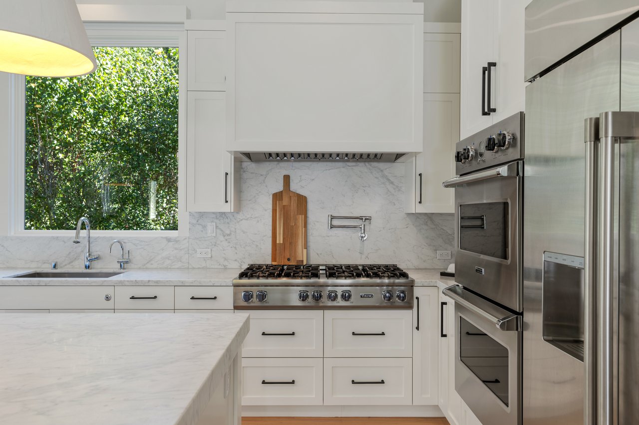 Private, Modern Compound in Premier Ross Location