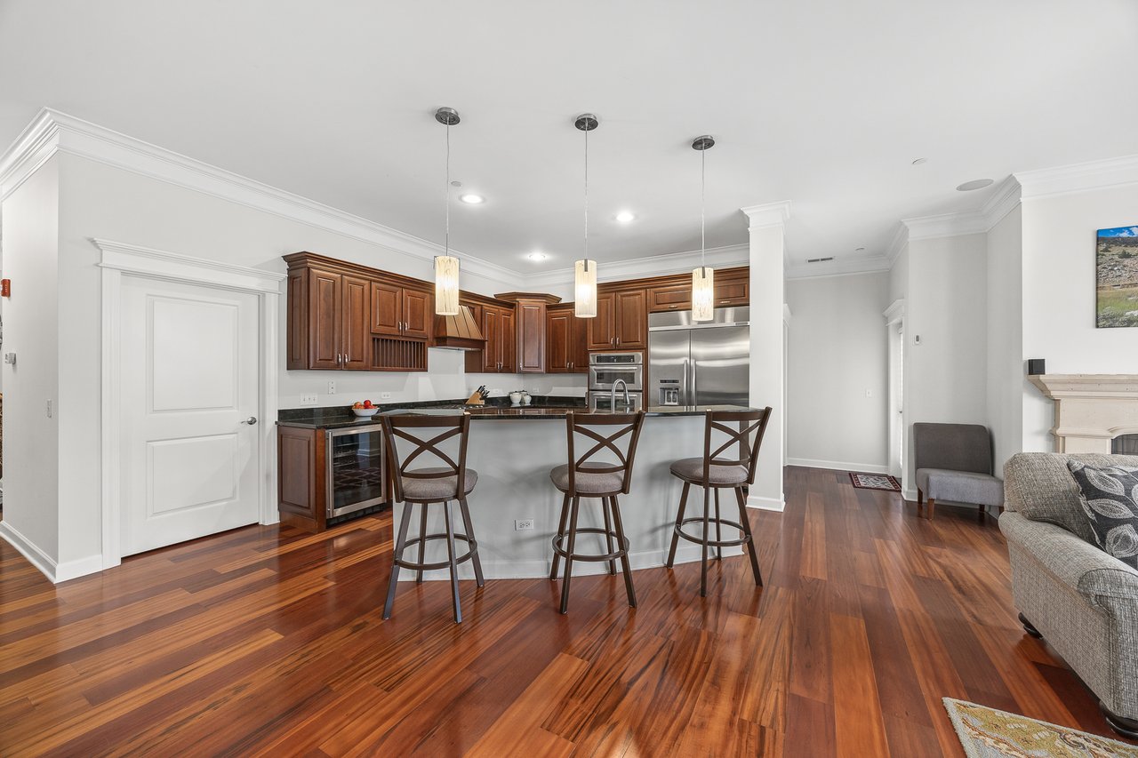 4929 Forest Ave, Unit 2E, Downers Grove