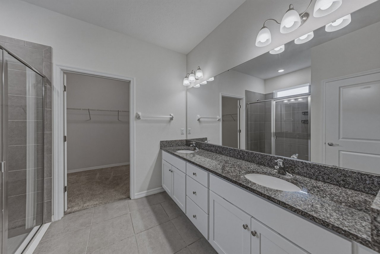 12322 EASTPOINTE DR