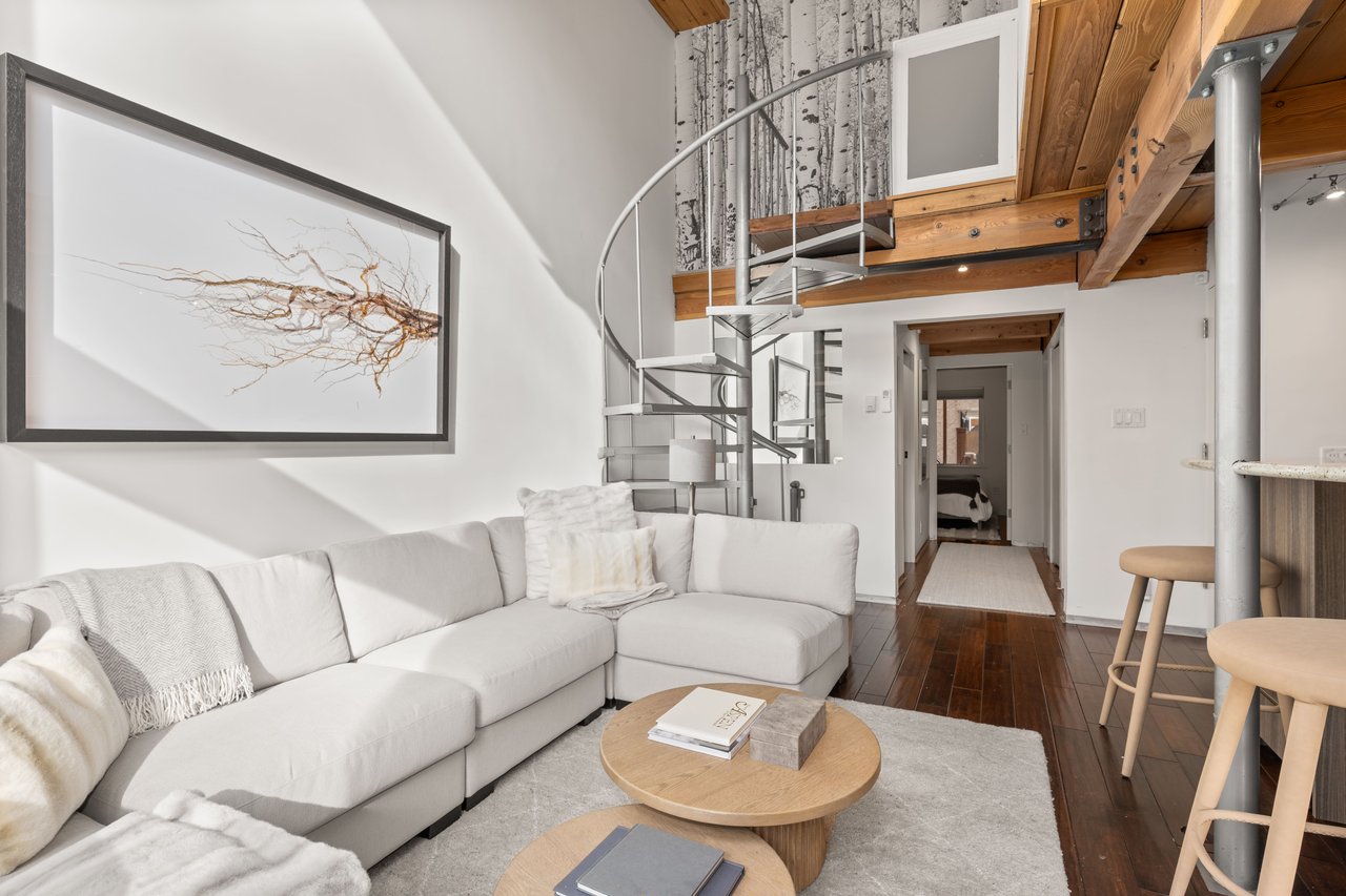 Stunning Townhome in the Heart of Downtown